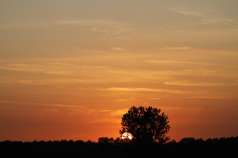 Coucher de soleil sur les hauteurs de Mont-de-l'Enclus - photo de Stephan Speleers, 1er prix du concours de photographies de 2014