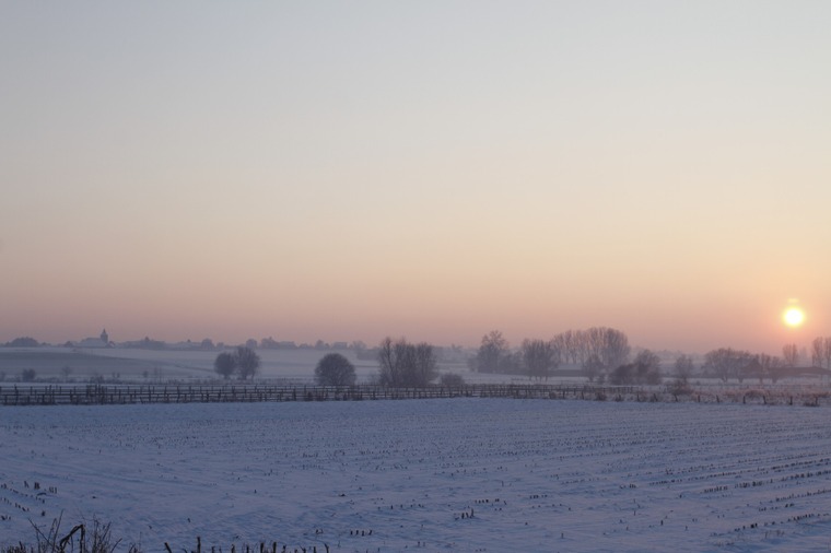 Hiver descendu sur les prés enclusiens - photo de Stephan Speleers, 1er prix du concours de photographies de 2014